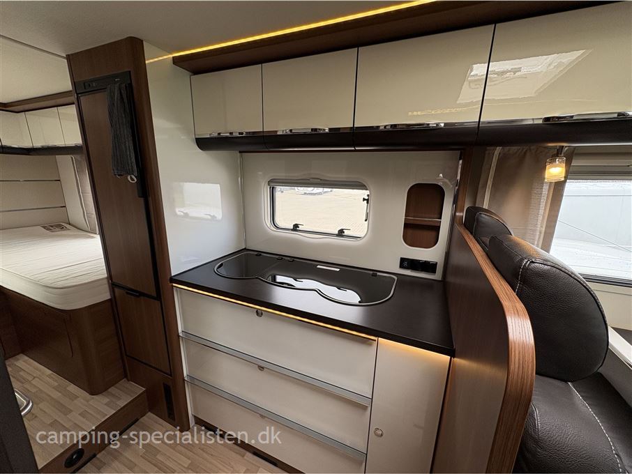 LMC Cruiser Premium T 681 G